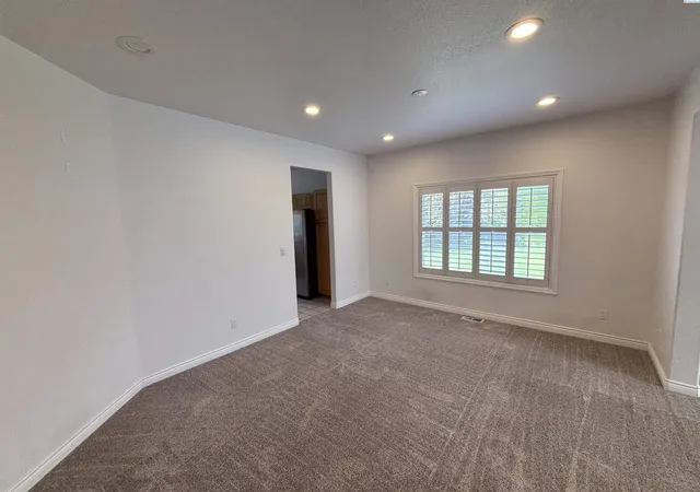 Photo 4 of Sale Pending at 320 NW Brandon Dr, Pullman, WA 99163 | MLS# PAC295290 | Listing updated on 2026-10-21