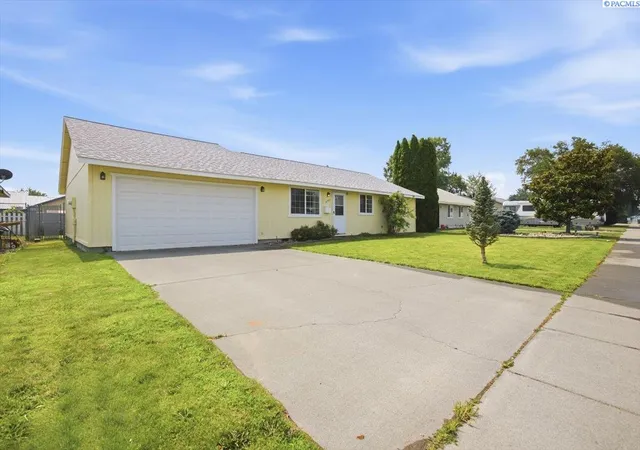Photo 3 of Single family home for sale at 4721 Daisy St, West Richland, WA 99353 | MLS# PAC295310 | Listing updated on 2026-10-17