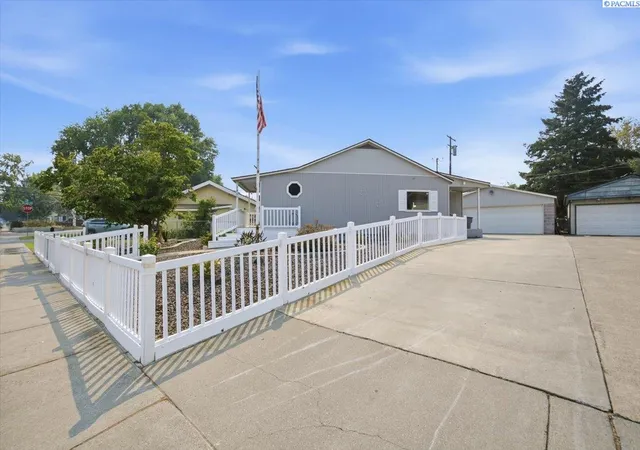 Photo 1 of Sale Pending at 1303 Potter Ave, Richland, WA 99354 | MLS# PAC295316 | Listing updated on 2026-10-21