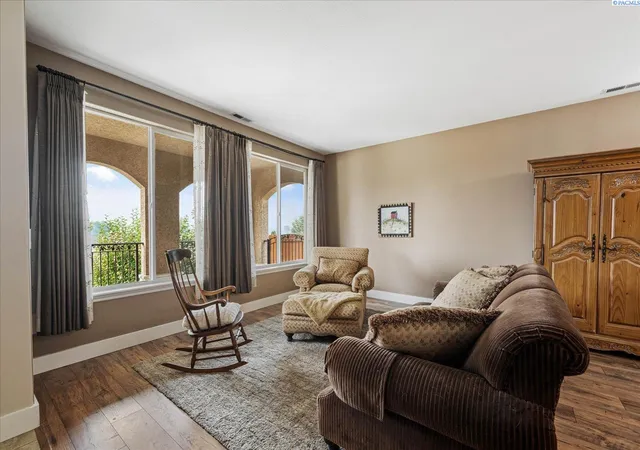 Photo 4 of Single family home for sale at 215 SW Mariposa Ct, Prosser, WA 99350 | MLS# PAC295319 | Listing updated on 2026-10-16