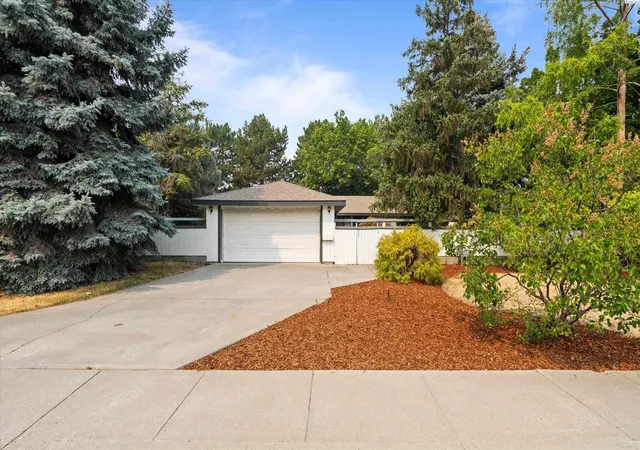Photo 2 of Sale Pending at 2407 Michael Ave, Richland, WA 99352 | MLS# PAC295344 | Listing updated on 2026-10-21