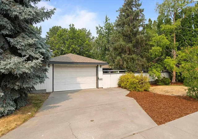 Photo 3 of Sale Pending at 2407 Michael Ave, Richland, WA 99352 | MLS# PAC295344 | Listing updated on 2026-10-21