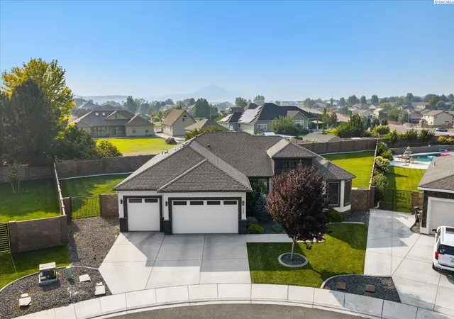 Photo 1 of Sale Pending at 3529 Curtis Dr, West Richland, WA 99353 | MLS# PAC295381 | Listing updated on 2026-10-21
