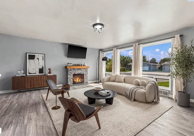 Photo 3 of Single family home for sale at 801 Birch Ave, Richland, WA 99352 | MLS# PAC295389 | Listing updated on 2026-10-18