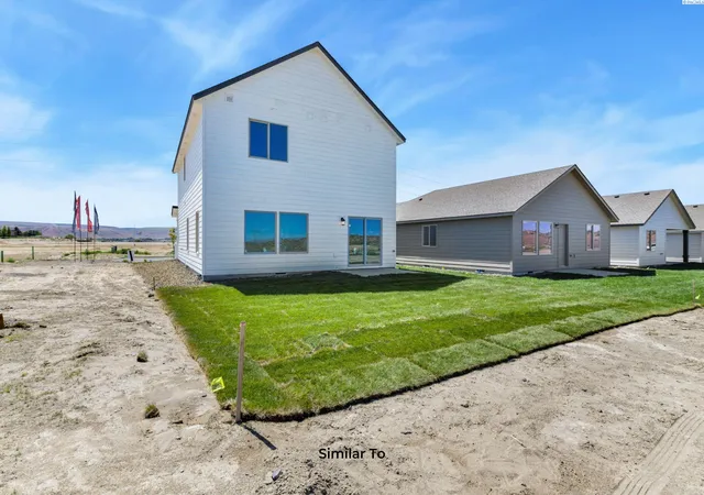 Photo 3 of Sale Pending at 710 Honeylicious St, Richland, WA 99352 | MLS# PAC295391 | Listing updated on 2026-10-21