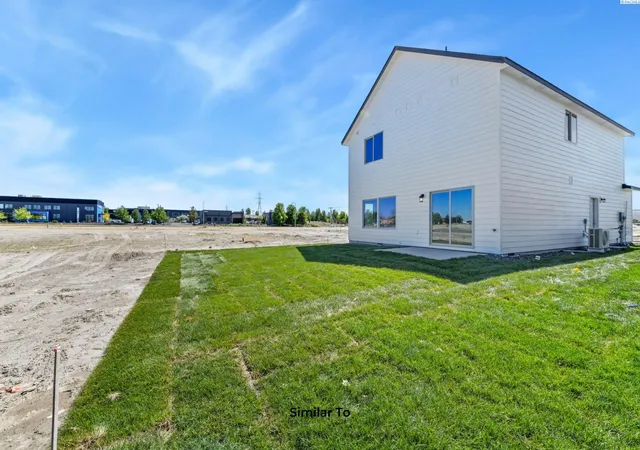 Photo 4 of Sale Pending at 710 Honeylicious St, Richland, WA 99352 | MLS# PAC295391 | Listing updated on 2026-10-21