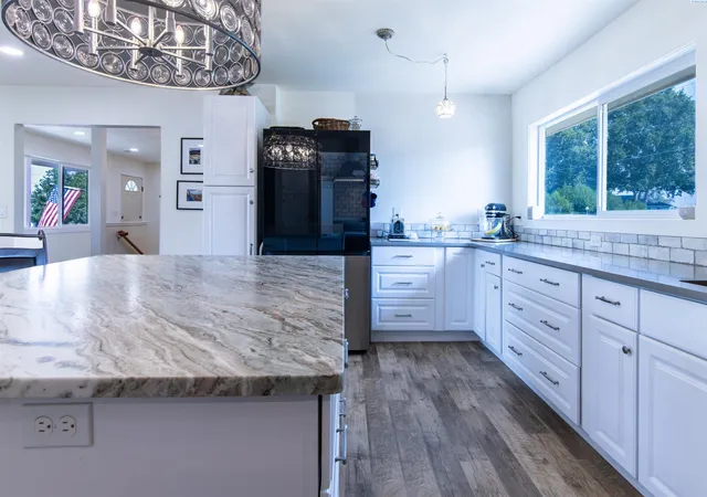 Photo 4 of Single family home for sale at 1708 Hunt Ave, Richland, WA 99354 | MLS# PAC295422 | Listing updated on 2026-10-15