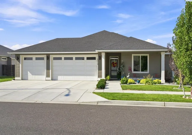 Photo 2 of Sale Pending at 4914 White Dr, Richland, WA 99352 | MLS# PAC295435 | Listing updated on 2026-10-21