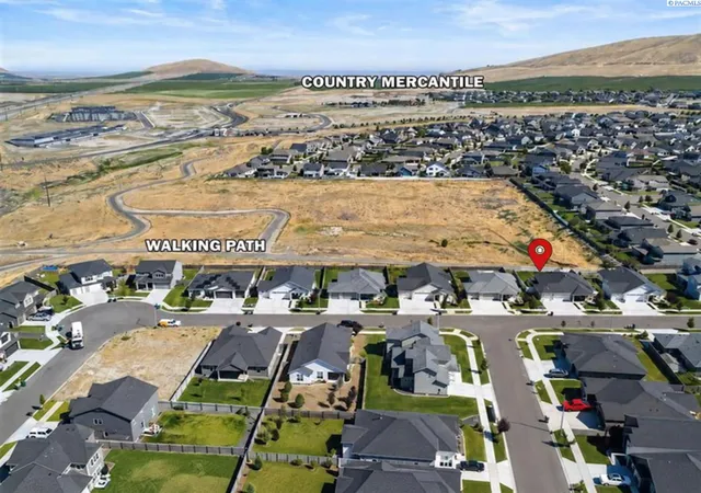 Photo 3 of Sale Pending at 4914 White Dr, Richland, WA 99352 | MLS# PAC295435 | Listing updated on 2026-10-21