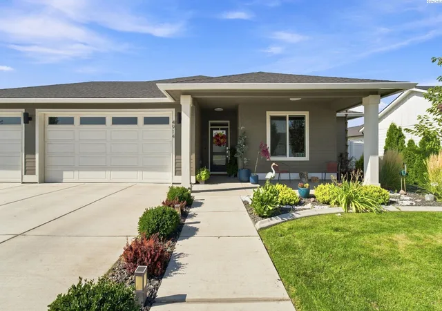 Photo 3 of Sale Pending at 4914 White Dr, Richland, WA 99352 | MLS# PAC295435 | Listing updated on 2026-10-21