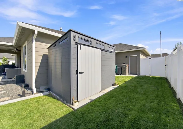 Photo 4 of Sale Pending at 4914 White Dr, Richland, WA 99352 | MLS# PAC295435 | Listing updated on 2026-10-21