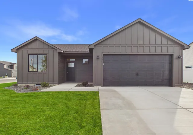 Photo 1 of Sale Pending at 1201 Topaz Ave, Grandview, WA 98930 | MLS# PAC295452 | Listing updated on 2026-10-21
