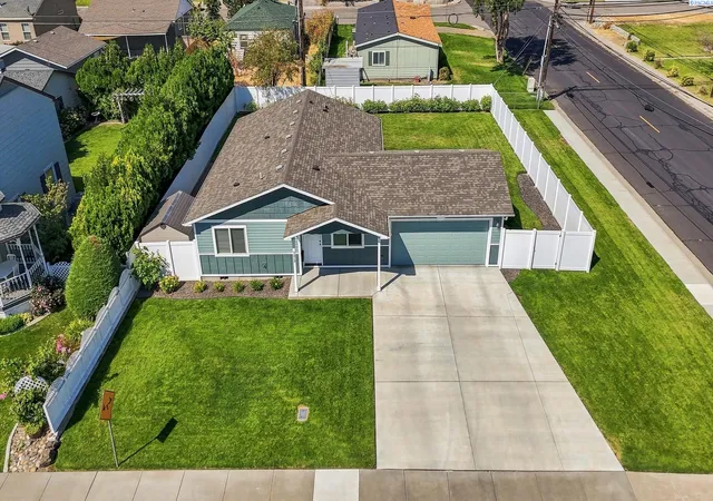 Photo 3 of Single family home for sale at 1217 Perkins Ave, Richland, WA 99354 | MLS# PAC295478 | Listing updated on 2026-10-22