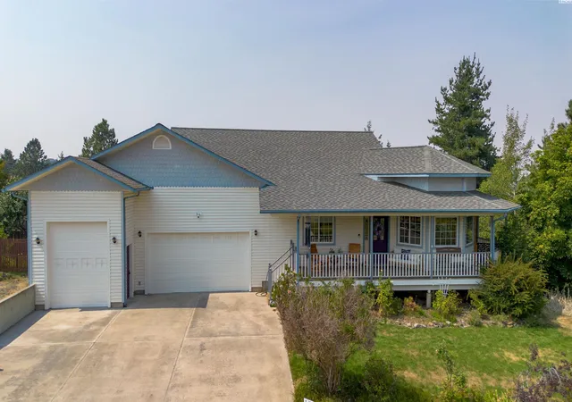 Photo 1 of Single family home for sale at 760 SW Staley Dr, Pullman, WA 99163 | MLS# PAC295484 | Listing updated on 2026-10-21