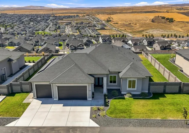Photo 1 of Single family home for sale at 7220 W 22nd Place, Kennewick, WA 99338 | MLS# PAC295505 | Listing updated on 2026-10-19