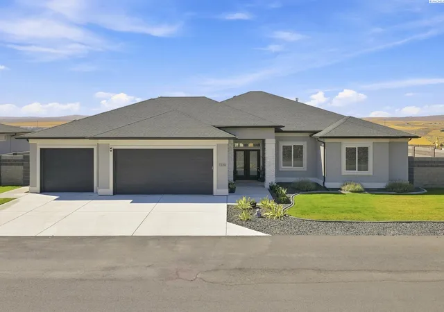 Photo 2 of Single family home for sale at 7220 W 22nd Place, Kennewick, WA 99338 | MLS# PAC295505 | Listing updated on 2026-10-19