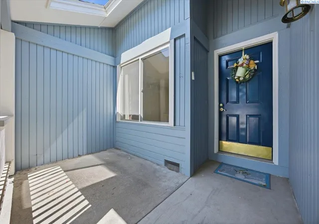 Photo 2 of Sale Pending at 1711 S Kent, Kennewick, WA 99337 | MLS# PAC295528 | Listing updated on 2026-10-21