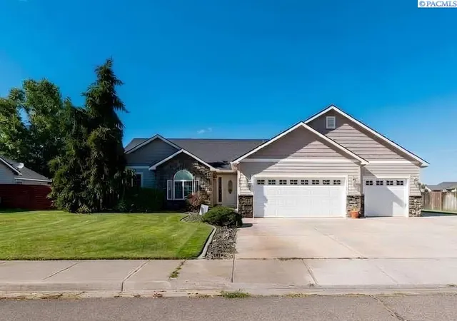 Photo 1 of Single family home for sale at 4307 Segovia Dr, Pasco, WA 99301 | MLS# PAC295539 | Listing updated on 2026-10-16