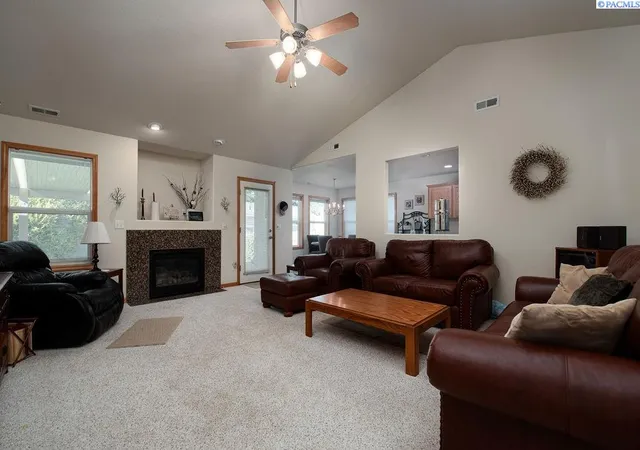 Photo 3 of Single family home for sale at 4307 Segovia Dr, Pasco, WA 99301 | MLS# PAC295539 | Listing updated on 2026-10-16