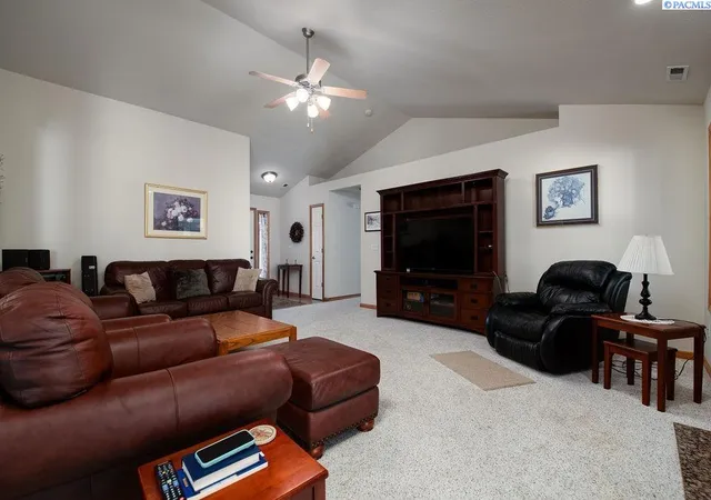 Photo 4 of Single family home for sale at 4307 Segovia Dr, Pasco, WA 99301 | MLS# PAC295539 | Listing updated on 2026-10-16