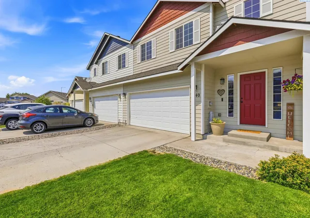 Photo 3 of Sale Pending at 2540 Jason Loop, Richland, WA 99352 | MLS# PAC295551 | Listing updated on 2026-10-21