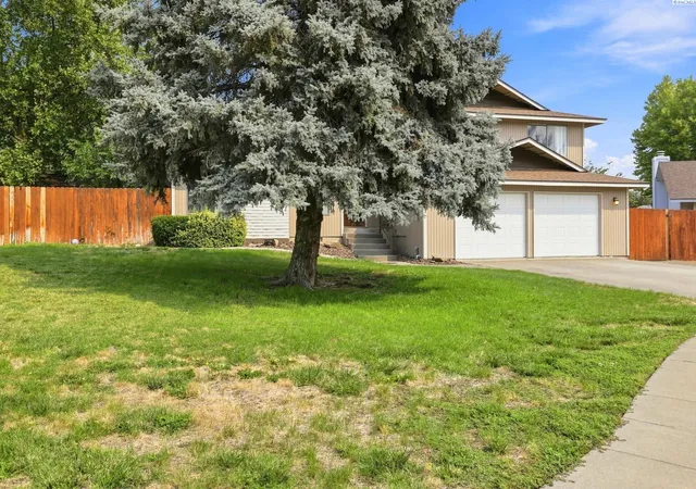 Photo 3 of Sale Pending at 5022 Swallow Ct, West Richland, WA 99353 | MLS# PAC295564 | Listing updated on 2026-10-21