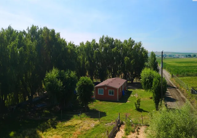 Photo 7 of Manufactured home for sale at 701 Arms Rd, Outlook, WA 98938 | MLS# PAC295570 | Listing updated on 2026-10-17