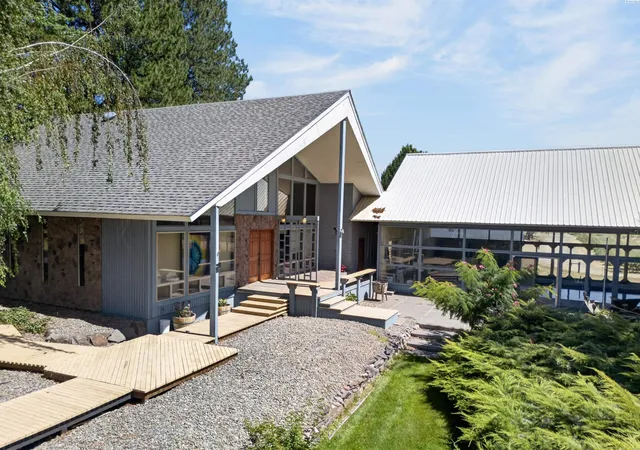 Photo 1 of Single family home for sale at 119501 W Mccreadie Rd, Prosser, WA 99350 | MLS# PAC295582 | Listing updated on 2026-10-15