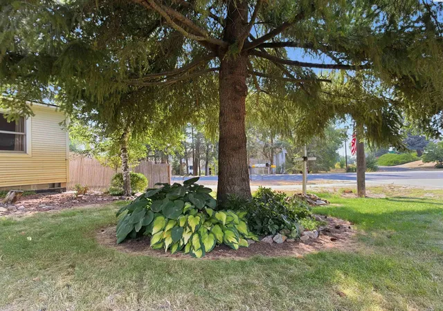 Photo 3 of Manufactured home for sale at 302 E Chestnut, Farmington, WA 99128 | MLS# PAC295587 | Listing updated on 2026-10-27