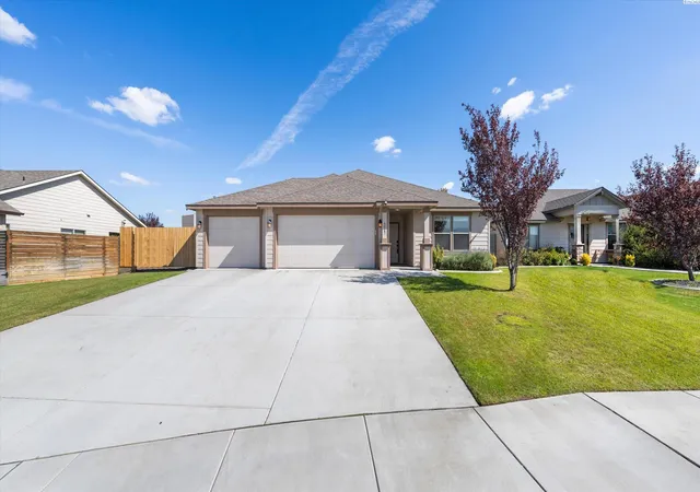 Photo 1 of Single family home for sale at 6017 Cotswold, Pasco, WA 99301 | MLS# PAC295604 | Listing updated on 2026-10-18