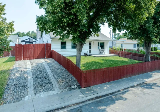 Photo 4 of Single family home for sale at 410 Basswood Ave, Richland, WA 99352 | MLS# PAC295610 | Listing updated on 2026-10-19