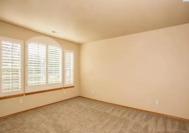 Photo 3 of Single family home for sale at 5208 Mockingbird Ct, West Richland, WA 99353 | MLS# PAC295628 | Listing updated on 2026-10-23