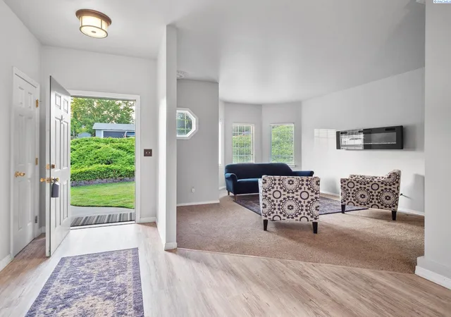 Photo 3 of Sale Pending at 4010 Meadow Beauty Dr, Pasco, WA 99301 | MLS# PAC295655 | Listing updated on 2026-10-21