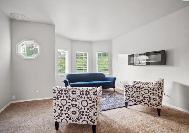 Photo 4 of Sale Pending at 4010 Meadow Beauty Dr, Pasco, WA 99301 | MLS# PAC295655 | Listing updated on 2026-10-21