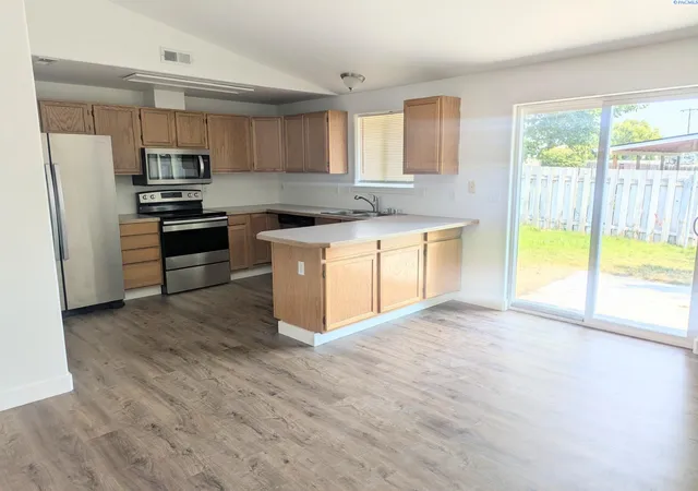 Photo 2 of Single family home for sale at 3142 Primrose St, West Richland, WA 99353 | MLS# PAC295666 | Listing updated on 2026-10-14