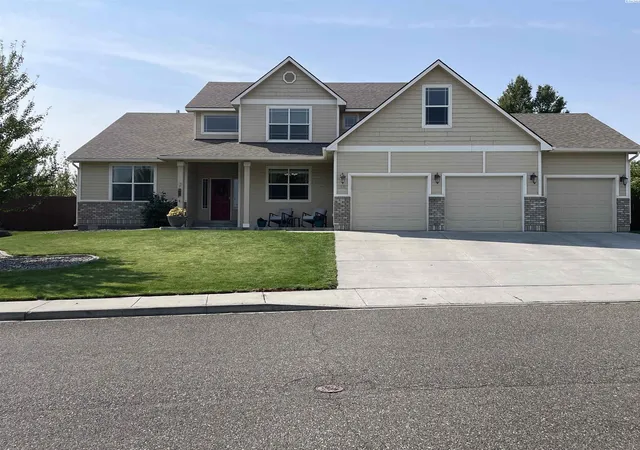 Photo 1 of Single family home for sale at 8501 W 6th Avenue, Kennewick, WA 99336 | MLS# PAC295676 | Listing updated on 2026-10-15