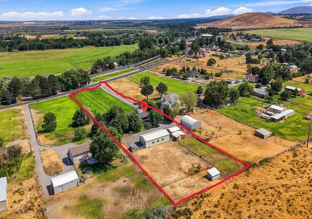 Photo 2 of Single family home for sale at 86512 N Harrington Rd, West Richland, WA 99353 | MLS# PAC295678 | Listing updated on 2026-10-21