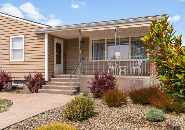 Photo 2 of Single family home for sale at 78 Whitten, Richland, WA 99354 | MLS# PAC295689 | Listing updated on 2026-10-17