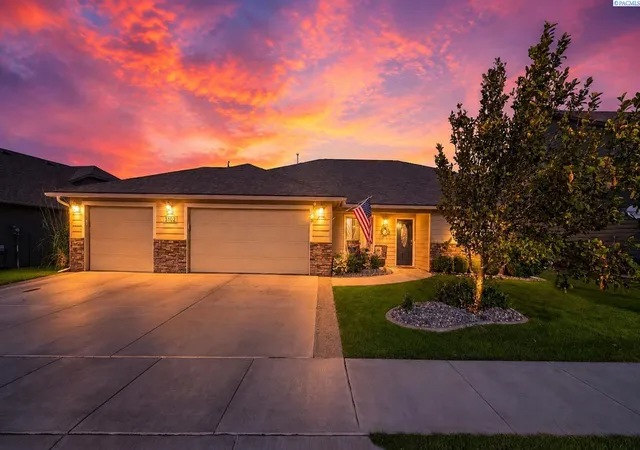 Single family home for sale at 3102 S Dawes St, Kennewick, WA 99338 | MLS# PAC295701