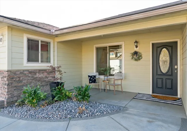Photo 3 of Single family home for sale at 3102 S Dawes St, Kennewick, WA 99338 | MLS# PAC295701 | Listing updated on 2026-10-17