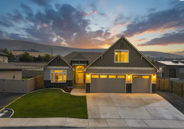 Photo 1 of Sale Pending at 4272 S Anderson Pl, Kennewick, WA 99337 | MLS# PAC295708 | Listing updated on 2026-10-21