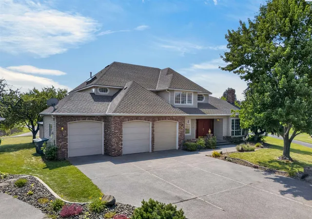 Photo 3 of Single family home for sale at 2807 Hawkstone Ct, Richland, WA 99354 | MLS# PAC295725 | Listing updated on 2026-10-21
