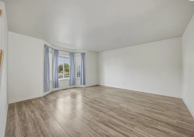 Photo 3 of Townhouse for sale at 4911 Guemes Ln, Pasco, WA 99301 | MLS# PAC295878 | Listing updated on 2026-10-16