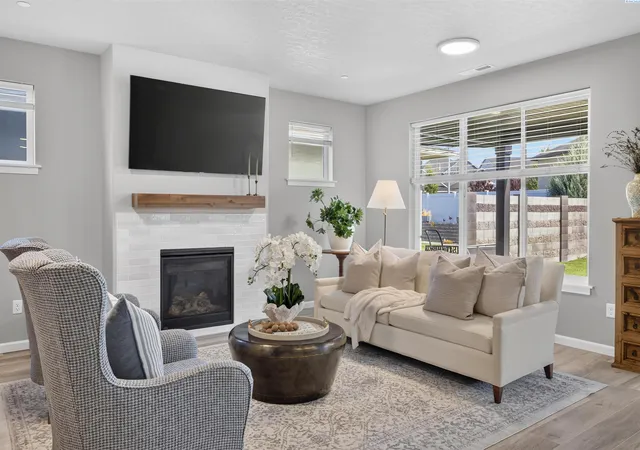 Photo 4 of Single family home for sale at 4689 White Dr, Richland, WA 99352 | MLS# PAC295880 | Listing updated on 2026-10-17