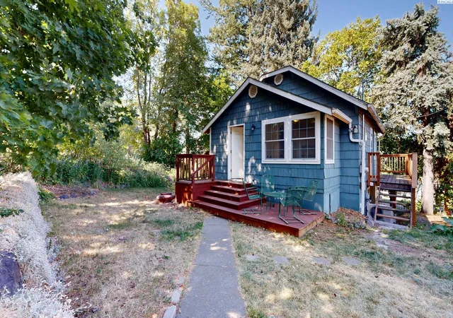 Photo 1 of Sale Pending at 560 Se Taylor St, Pullman, WA 99163 | MLS# PAC295886 | Listing updated on 2026-10-26