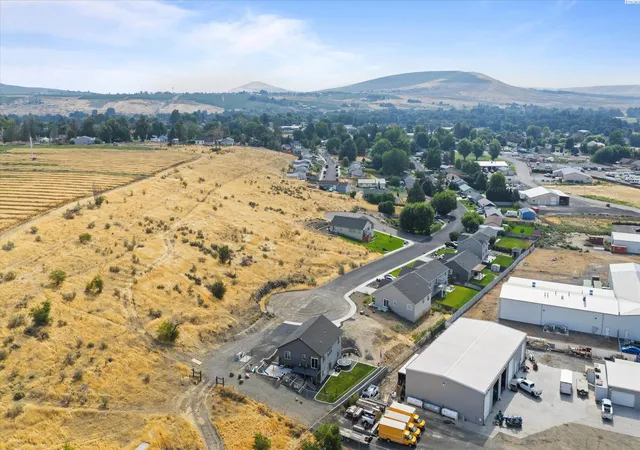 Photo 36 of Single family home for sale at 1525 Della Ave, Benton City, WA 99320 | MLS# PAC295892 | Listing updated on 2026-10-21
