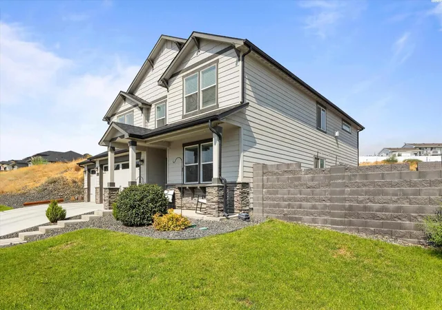 Photo 2 of Single family home for sale at 4020 Queen St, West Richland, WA 99353 | MLS# PAC295896 | Listing updated on 2026-10-18