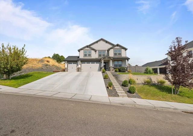 Photo 3 of Single family home for sale at 4020 Queen St, West Richland, WA 99353 | MLS# PAC295896 | Listing updated on 2026-10-18