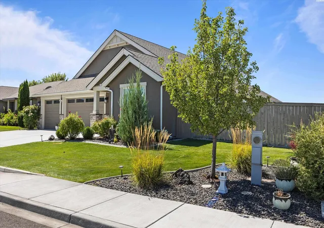 Photo 3 of Sale Pending at 3336 Village Pkwy, Richland, WA 99354 | MLS# PAC295926 | Listing updated on 2026-10-21