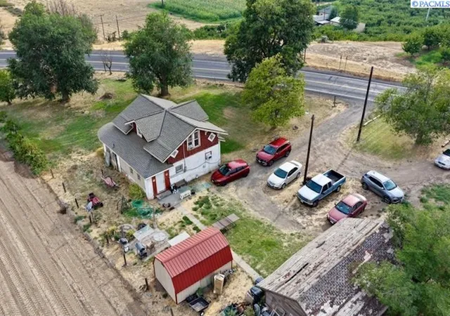 Photo 2 of Sale Pending at 2361 E Old Inland Empire Hwy, Grandview, WA 98930 | MLS# PAC295933 | Listing updated on 2026-10-21